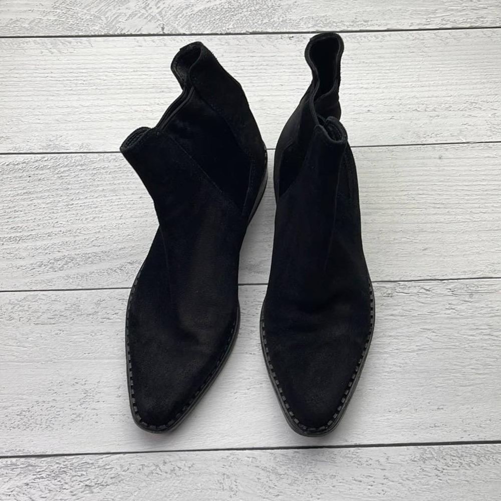 Vince Black Denver Suede Chelsea Boots/Booties 6